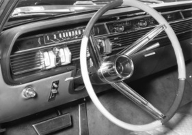 Lincoln Continental (1964) - Lenkrad und Armaturenbrett