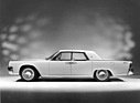 Lincoln Continental (1964) - für 1964 wird der Radstand um gut 7 cm gestreckt