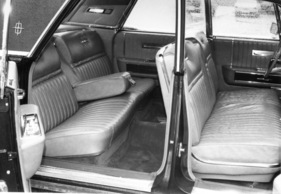 Lincoln Continental (1965) - viel Platz hinten und vorne