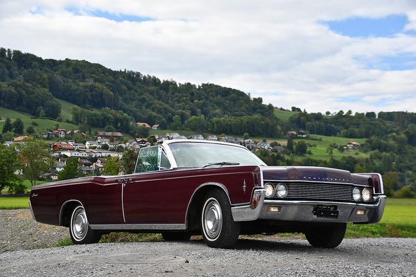 Lincoln Continental Convertible (1966) - als Lot 161 an der Versteigerung der Oldtimer Galerie Toffen am 15. Oktober 2022
