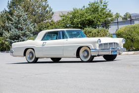 Lincoln Continental Mark II Coupe (1956) - als Lot 032 an der Versteigerung von Bonhams in Quail Lodge am 18. August 2017