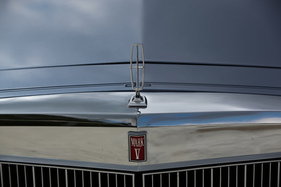 Lincoln Continental Mark V Givenchy Designer Edition (1979) - mit besonderen "Filets" am Auto und der Firmenabkürzung von Givenchy - Dolder Classics Mai 2019 (1979)