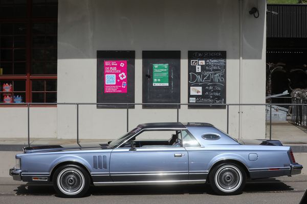 Lincoln Continental Mark V Givenchy Edition (1979) – eines von vier Modellen der "Designer Edition" – Older Classics Mai 2024