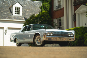Lincoln Continental Sedan (1962) - als Lot 184 an der RM/Sotheby’s Hershey Versteigerung 2024 (1962)