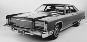 Lincoln Continental Town Car (1974) - als viertürige Limousine (1974)