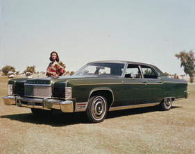 Lincoln Continental Town Car (1974) - mit gehobener Ausstattung (1974)