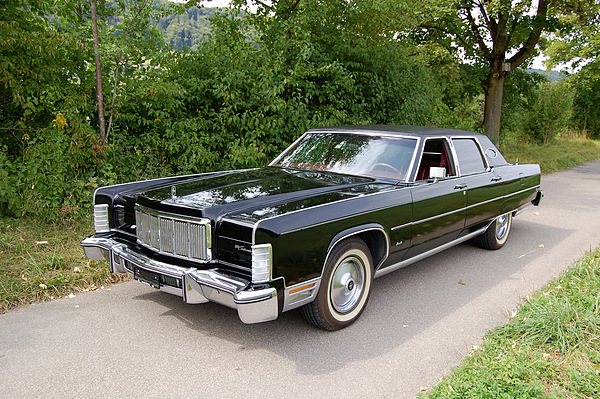 Lincoln Contintental Town Car (1976) - angeboten als Lot 06 an der Versteigerung der Oldtimer Galerie Toffen vom 1. Dezember 2012