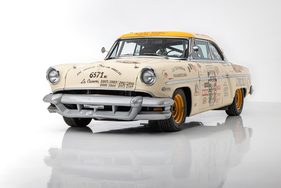 Lincoln Cosmopolitan Coupe (1954) - Lot 051 an den Gooding & Co Pebble Beach Versteigerungen 2024