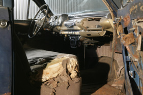 Lincoln Cosmopolitan Town Sedan (1949) - die Inneneinrichtung hat sich teilweise aufgelöst