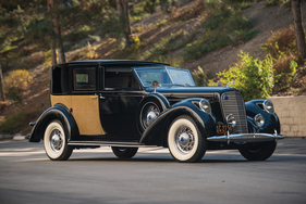 Lincoln Model K Panel Brougham by Willoughby (1937) - als Lot 126 an der RM/Sotheby's Arizona Versteigerung am 18. Januar 2018