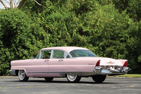 Lincoln Premiere Sedan (1956) - die Linienführung erinnert an den Kaiser Deluxe, aber natürlich auch an den Mercury XM-800