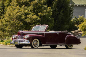 Lincoln Zephyr Cabriolet (1948) - als Lot 105 an der Bonhams Greenwich Versteigerung vom 2. Juni 2019 Lincoln Zephyr Cabriolet (1948) - als Lot 105 an der Bonhams Greenwich Versteigerung vom 2. Juni 2019