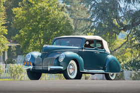 Lincoln-Zephyr Convertible Sedan (1939) - als Lot 165 unter dem Hammer an der RM Auction in Monterey am 15./16. August 2014