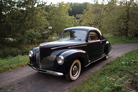 Lincoln-Zephyr Coupe (1940) - angeboten als Lot 464 an der RM/Sotheby's Versteigerung in Hershey am 10./11. Oktober 2019