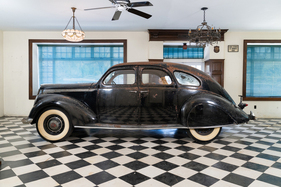 Lincoln-Zephyr 'Twin Grille' Custom Sedan (1937) - als Lot 45 angeboten an der Gooding & Co Mark Smith Collection Versteigerung am 7. April 2023