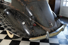 Lincoln-Zephyr 'Twin Grille' Custom Sedan (1937) - als Lot 45 angeboten an der Gooding & Co Mark Smith Collection Versteigerung am 7. April 2023