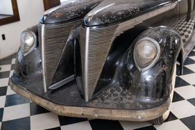 Lincoln-Zephyr 'Twin Grille' Custom Sedan (1937) - als Lot 45 angeboten an der Gooding & Co Mark Smith Collection Versteigerung am 7. April 2023