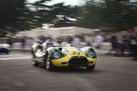 Lister-Jaguar "Knobbly" (1959) - beim Vorstart zum Rennen um die Sussex Trophy - Goodwood Revival 2018