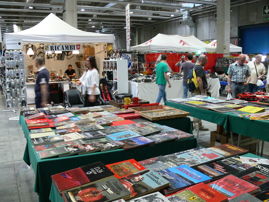 Literatur und Teile - Verona Legend Cars 2015