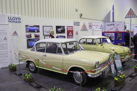 Lloyd Arabella (1962) - zusammen mit Vorgänger auf dem Clubstand (Techno Classica 2017)