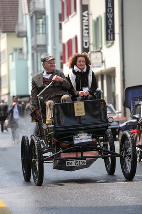 Locomobile Steamcar (1900) - Chauffeur und Passagier freuen sich - O-iO 2016