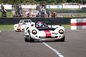 Lola Chevrolet T70 (1966) – Ein Auto aus der Rennwagenschmiede von Eric Broadley – Goodwood Revival 2025