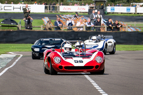 Lola Chevrolet T70 (1966) – Nicht der einzige T70 im Feld der Whitsun Trophy – Goodwood Revival 2025