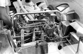 Mario Andretti fiel in den ersten beiden Saisonrennen in Elkhart Lake und Bridgehampton mit Motorschaden aus. Anschliessend kam Bignottis DOHC-V8 nicht mehr zum Einsatz.