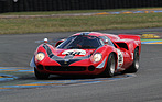 Lola T70 MKIII (1967) von Bernard Thuner (CH) bei der Ford Schikane - Gesamtsieger im Plateau 5 (1966-1971) an der Le Mans Classic 2012