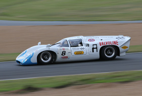 Lola T70 Mk IIIB (1969) - im Plateau 5 (1966-1971) an der Le Mans Classic 2012