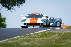 Lola T70 Mk3 (1967) - Feld "GT" - Masters Historic Festival Brands Hatch 2023