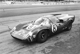 Lola T70 Mk3 GT (1969) beim 24 Stunden Rennen von Daytona 1969 - Gefahren von Lothar Motschenbacher und Ed Leslie