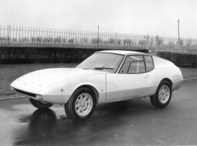 Lombardi 850 Grand Prix (1968) - das hübsche Heckmotor-Coupé von Francis Lombardi , die seitlich verschiebbaren Scheiben verschwanden später zugunsten einer herkömmlichen Lösung