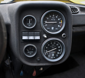 Lombardi 850 Grand Prix (1970) - Drehzahlmesser und Tachometer sind zentral untergebracht