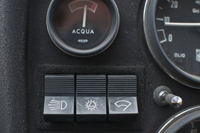 Lombardi 850 Grand Prix (1970) - eindeutig gekennzeichnete Schalter