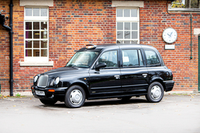 London Taxis International TX2 Gold Taxicab (2003) - als Lot 360 an der Bonhams MPH Bicester Heritage Versteigerung am 11. Dezember 2020
