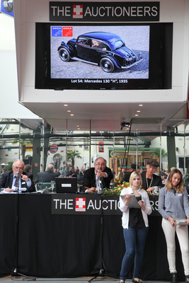 Lot 54 - der Mercedes-Benz 130 von 1935 war heftig umstritten - an der Versteigerung der Oldtimer Galerie am 23. April 2016 in Toffen