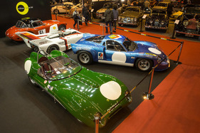 Lotus 15 (1958) - zusammen mit anderen attraktiven Rennwagen - Rétromobile Paris 2018