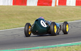 Lotus 16 (1959) - im Rennen R5 der "Historic Grand Prix Cars bis 1960" am AvD Oldtimer Grand Prix 2013