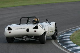 Lotus 23 (1964) - im Grenzbereich beim Goodwood Revival von 2011