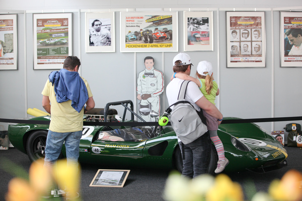 Bild: Lotus 40 von 1965 (Chassis R1) in der Jim Clark Ausstellung im Fahrerlager - Hockenheim Historics 2014