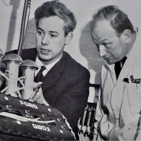 Lotus 49 (1967) – Die begabten Ingenieure Keith Duckworth (links) und Mike Costin