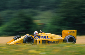 Lotus 99 (1987) - Auf der Strecke