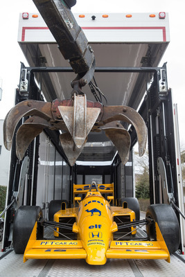 Lotus 99 (1987) - Geschafft, das Auto ist sicher verladen worden