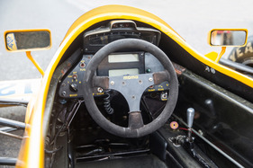 Lotus 99 (1987) - Mono Lenkead und Schaltknüppel, so muss das!