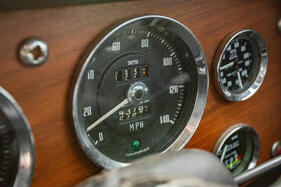 Lotus Elan GT (1966) – Smiths-Tacho bis 140 Meilen pro Stunde (225 km/h). Gut 120 sollen drin sein