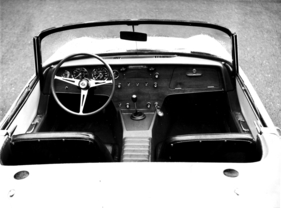 Lotus Elan S2 (1964) - Blick in das Innere des Cabriolets mit Linkslenkung
