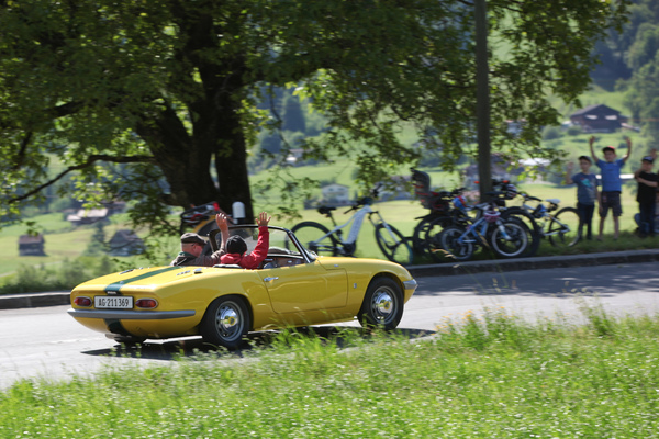 Bild Lotus Elan S2 (1964) - die Kinder brüllen "hupen" - Oldtimer in Obwalden (O-iO) 2019
