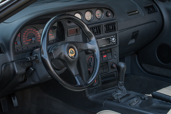 Lotus Elan S2 (1995) - Armaturenbrett aus Kunststoff