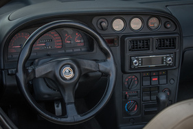 Lotus Elan S2 (1995) - Instrumente und Schalter aus der Grossserie